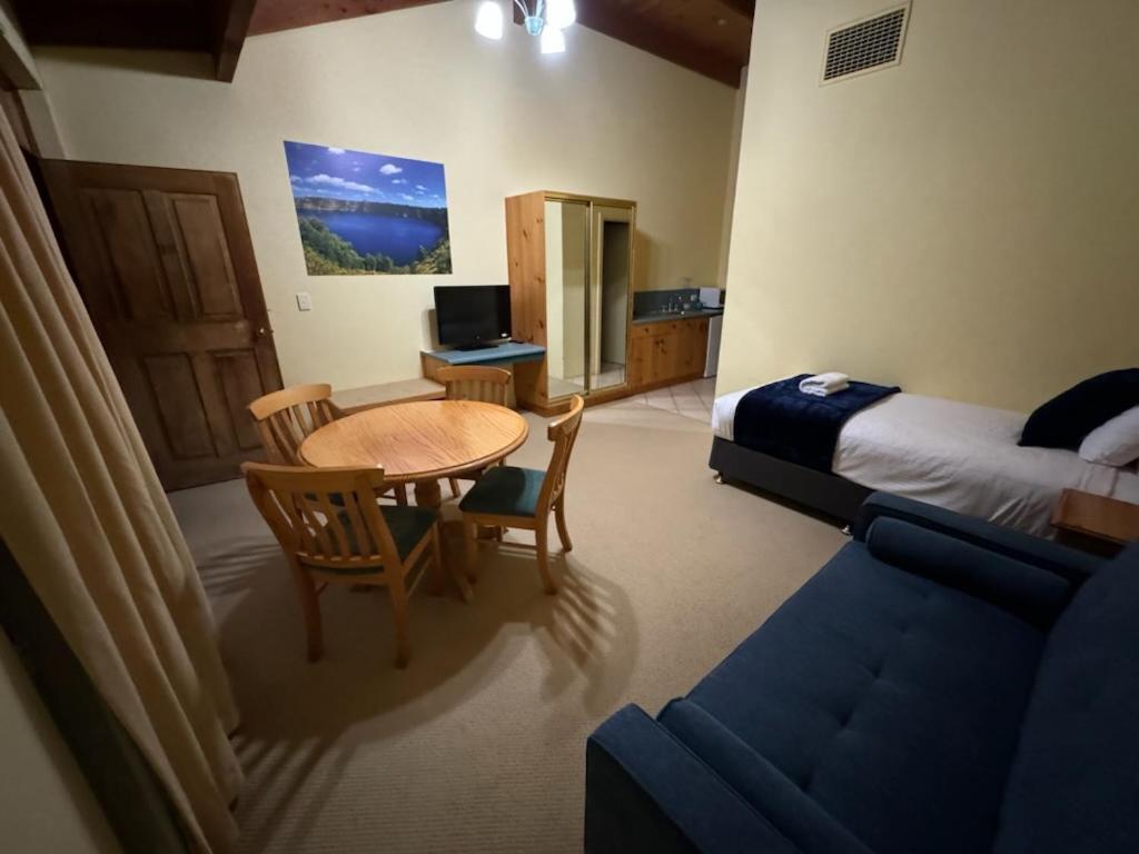 Coonawarra Place Motor Inn Bagian luar foto