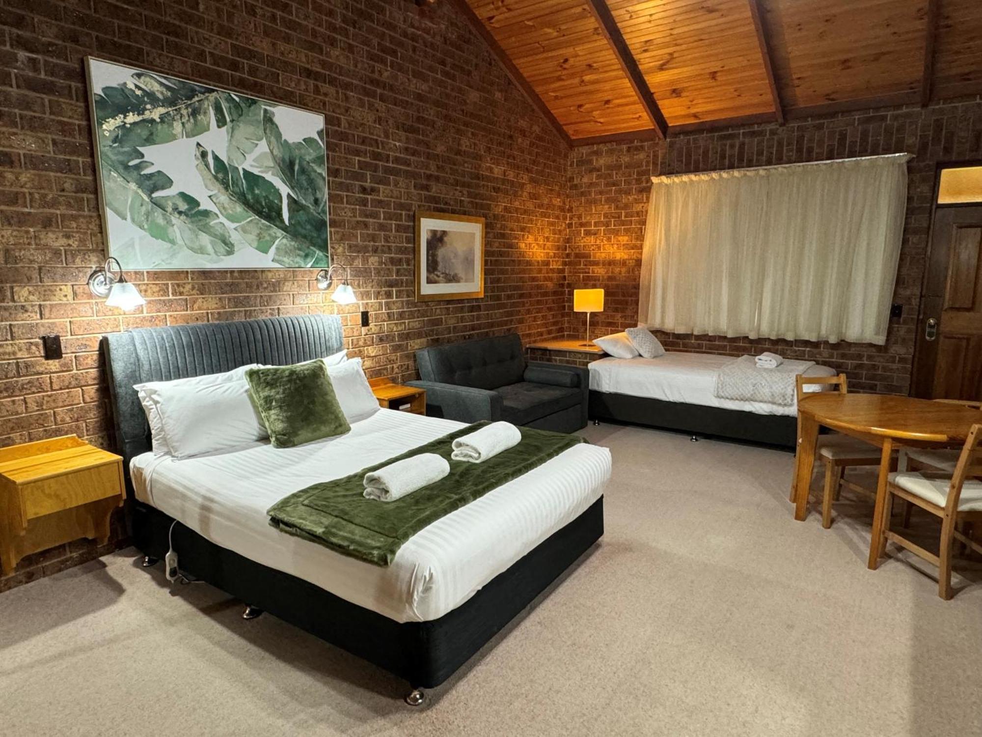 Coonawarra Place Motor Inn Bagian luar foto