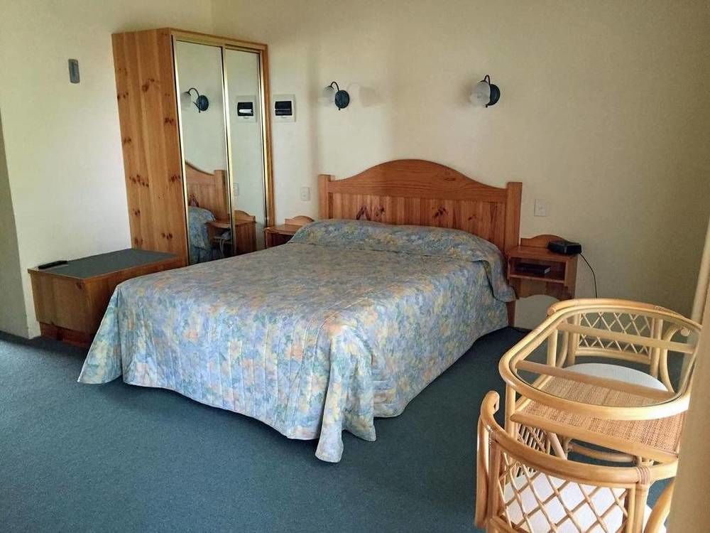 Coonawarra Place Motor Inn Bagian luar foto