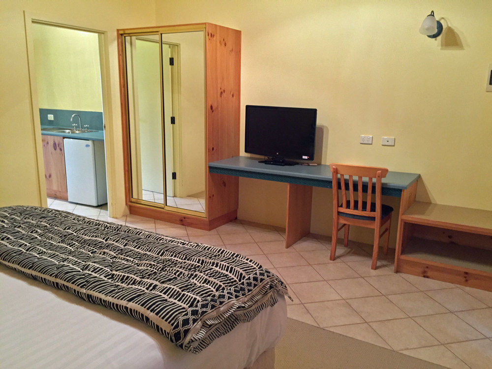 Coonawarra Place Motor Inn Bagian luar foto