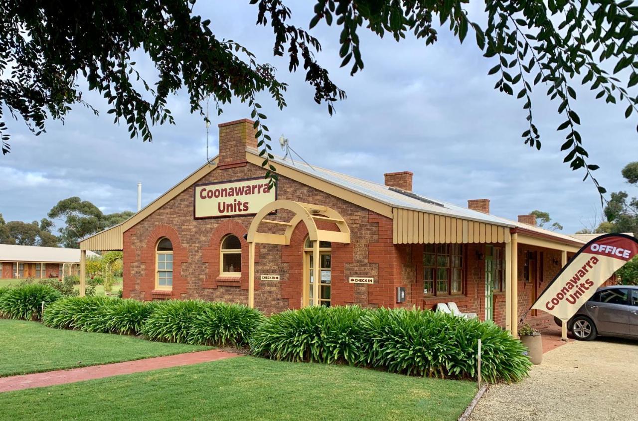 Coonawarra Place Motor Inn Bagian luar foto